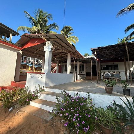 Ocean View Goan Beach House Калангут Экстерьер фото